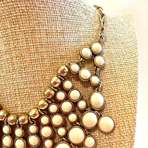 Lucky Brand Statement Bib Necklace antiqued gold tone w/ ivory / cream cabochons - Picture 7 of 13